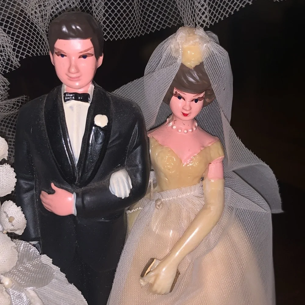 Vintage Wedding Cake topper Bride and Groom - Picture 2 of 5